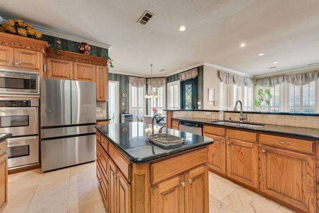 1917 Queensbridge Court, Keller, TX 76262