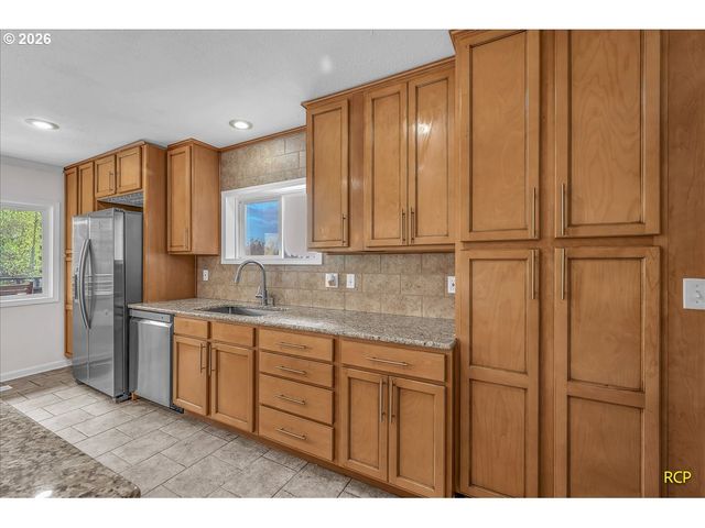 9660 Nw BERMAR Ln, Portland, OR 97229