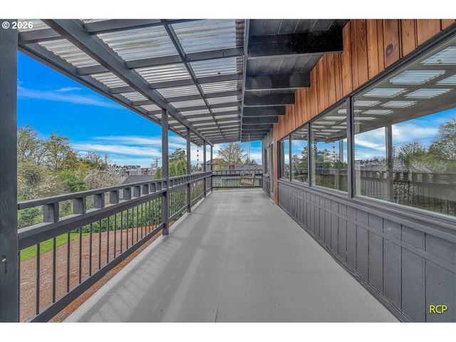 9660 Nw BERMAR Ln, Portland, OR 97229