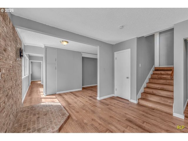 9660 Nw BERMAR Ln, Portland, OR 97229