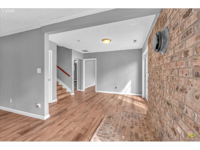 9660 Nw BERMAR Ln, Portland, OR 97229