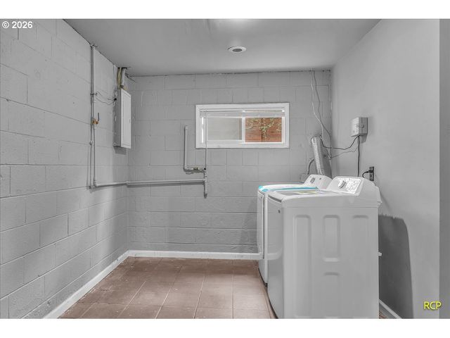 9660 Nw BERMAR Ln, Portland, OR 97229