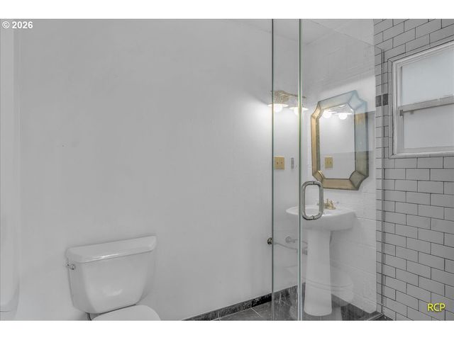 9660 Nw BERMAR Ln, Portland, OR 97229