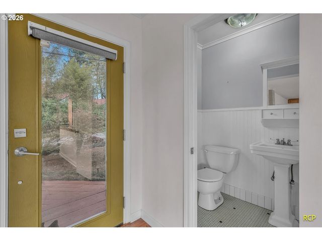 9660 Nw BERMAR Ln, Portland, OR 97229