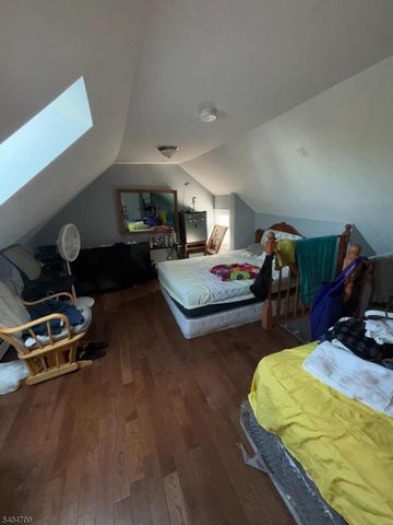 23 Oak St, Paterson City, NJ 07501