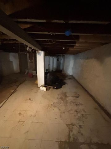 23 Oak St, Paterson City, NJ 07501