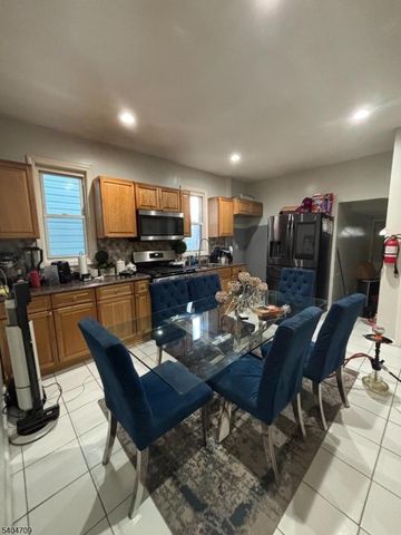 23 Oak St, Paterson City, NJ 07501