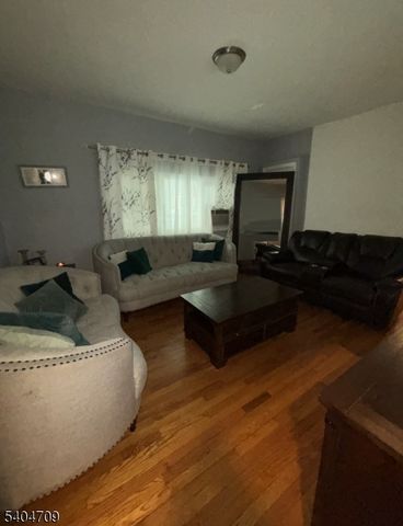 23 Oak St, Paterson City, NJ 07501