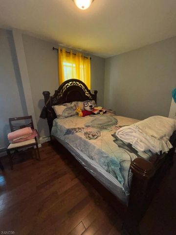 23 Oak St, Paterson City, NJ 07501