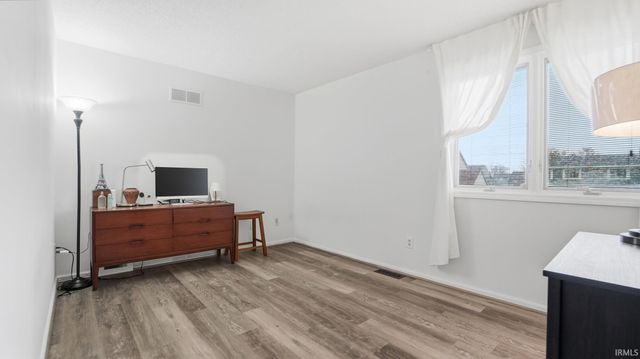 9827 Red Twig Place, Fort Wayne, IN 46804