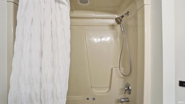 9827 Red Twig Place, Fort Wayne, IN 46804