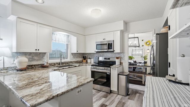 9827 Red Twig Place, Fort Wayne, IN 46804