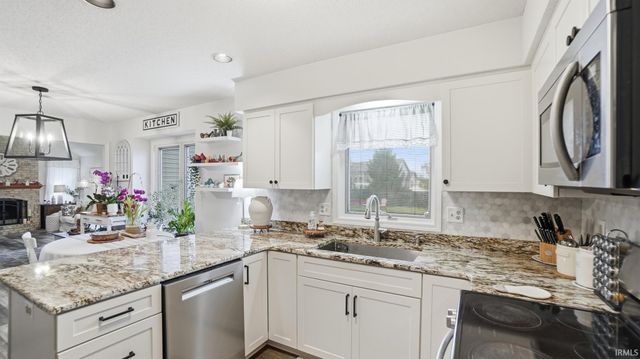 9827 Red Twig Place, Fort Wayne, IN 46804