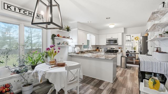 9827 Red Twig Place, Fort Wayne, IN 46804