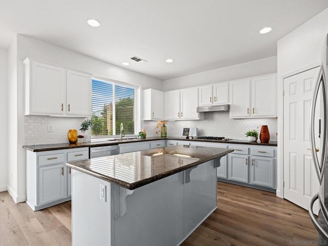 1574 Loma Alta, San Marcos, CA 92069