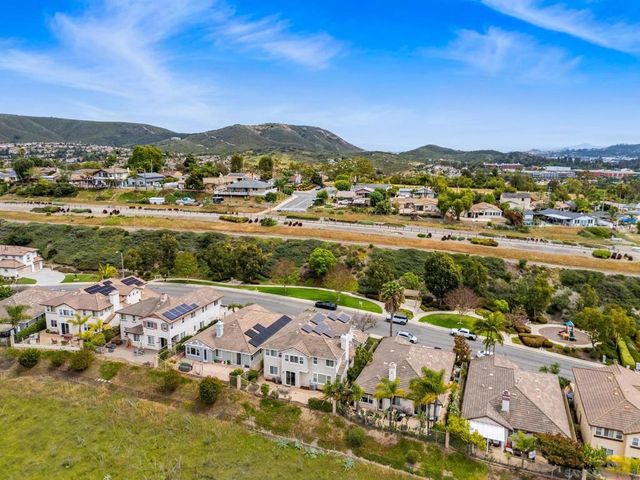 1574 Loma Alta, San Marcos, CA 92069