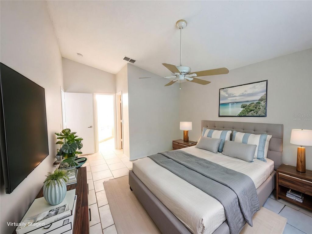 Image 11 of property listing at 255 CORALWOOD COURT, Kissimmee, FL 34743