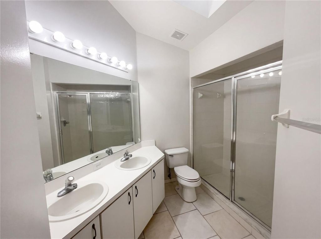 Image 16 of property listing at 255 CORALWOOD COURT, Kissimmee, FL 34743