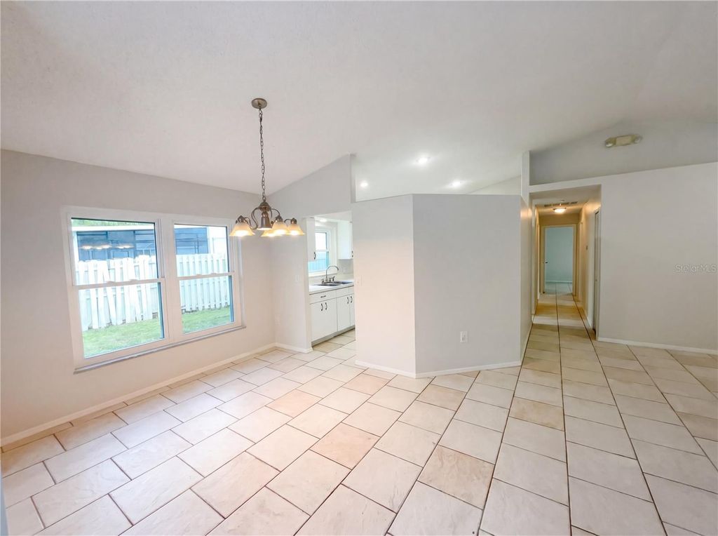 Image 7 of property listing at 255 CORALWOOD COURT, Kissimmee, FL 34743
