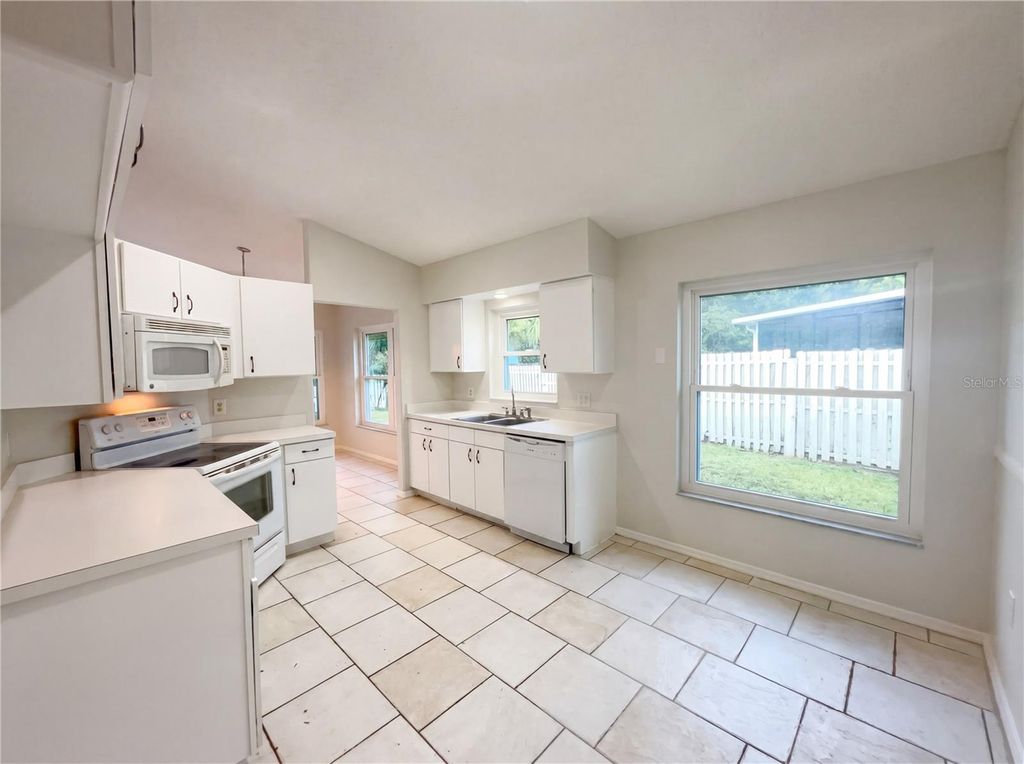 Image 9 of property listing at 255 CORALWOOD COURT, Kissimmee, FL 34743