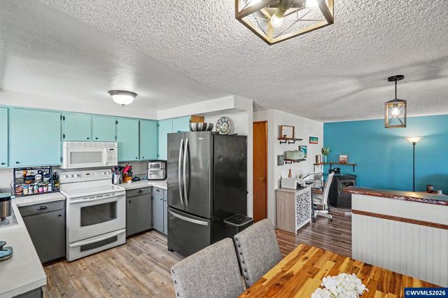 111 Enos St, Amity, OR 97101