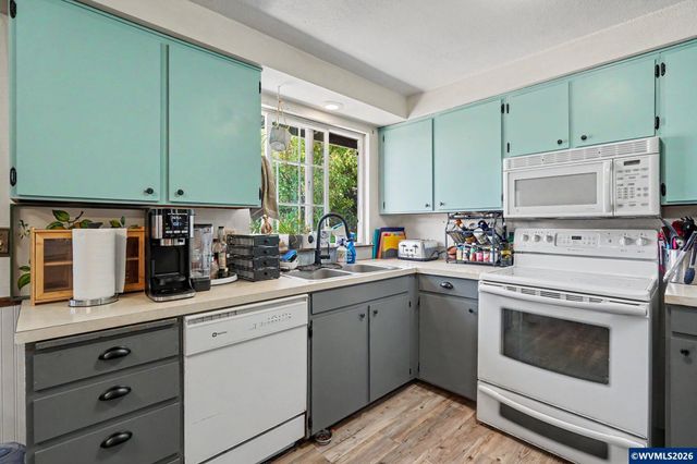111 Enos St, Amity, OR 97101