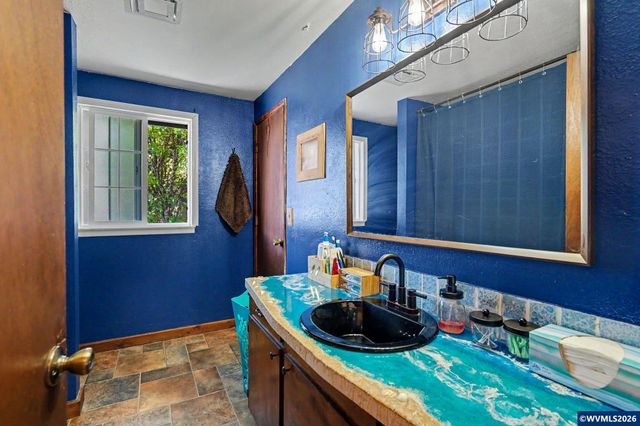 111 Enos St, Amity, OR 97101