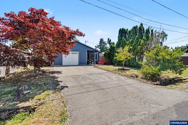 111 Enos St, Amity, OR 97101