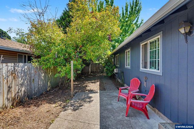 111 Enos St, Amity, OR 97101