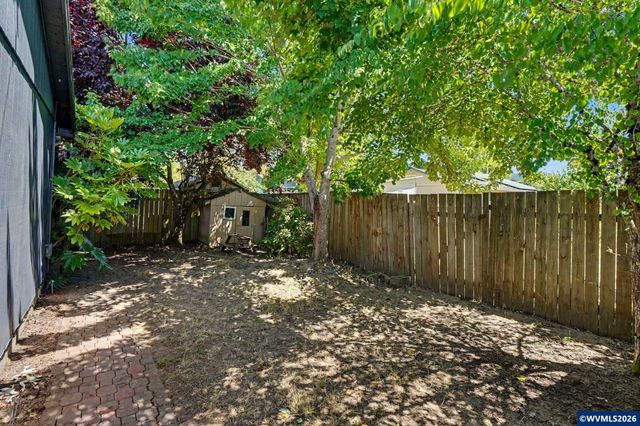 111 Enos St, Amity, OR 97101
