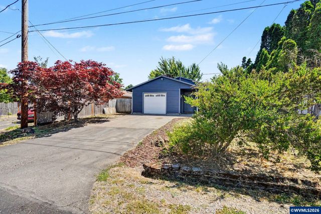 111 Enos St, Amity, OR 97101