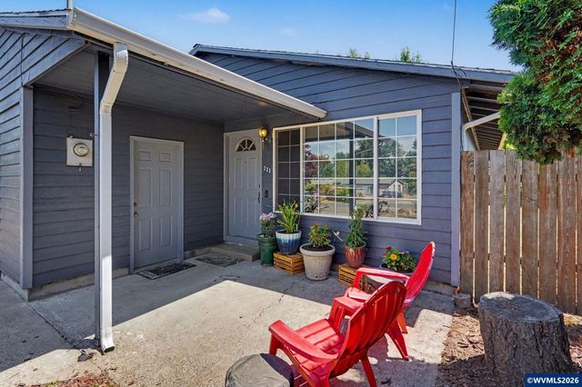 111 Enos St, Amity, OR 97101