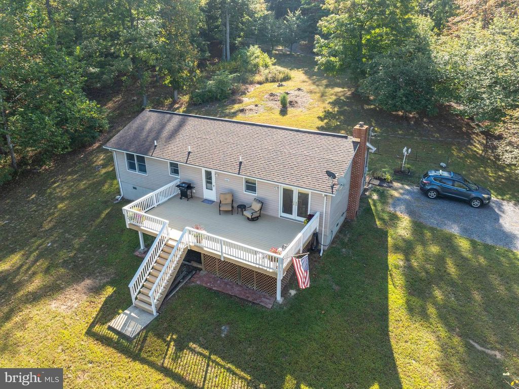 3225 MAGNOLIA RD, Great Cacapon, WV 25422