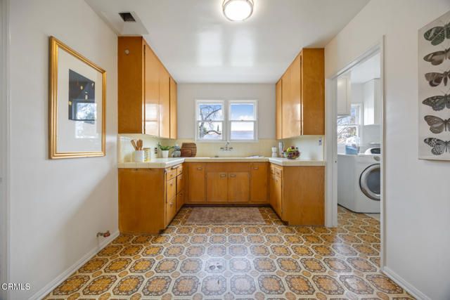 4950 Newcastle Avenue, Los Angeles, CA 91316