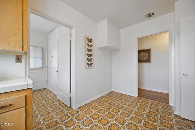 4950 Newcastle Avenue, Los Angeles, CA 91316