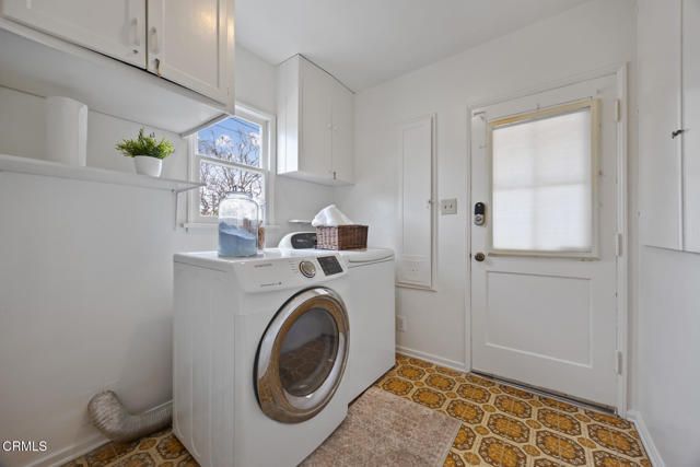 4950 Newcastle Avenue, Los Angeles, CA 91316