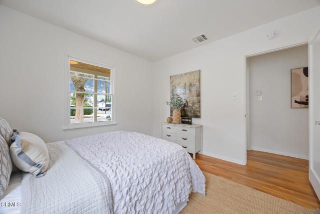 4950 Newcastle Avenue, Los Angeles, CA 91316