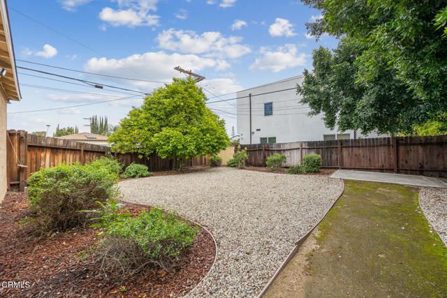 4950 Newcastle Avenue, Los Angeles, CA 91316