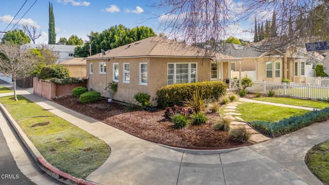 4950 Newcastle Avenue, Los Angeles, CA 91316