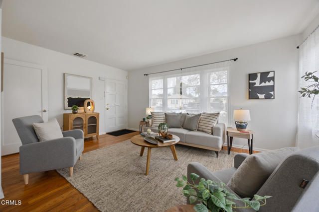 4950 Newcastle Avenue, Los Angeles, CA 91316