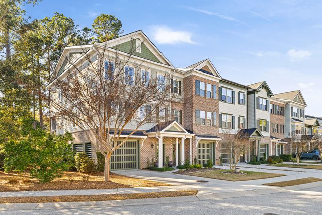 172 Slipper Shell Court, Mount Pleasant, SC 29464