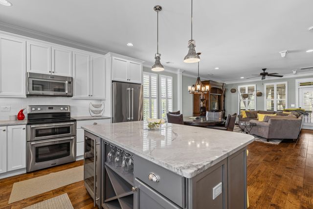 172 Slipper Shell Court, Mount Pleasant, SC 29464