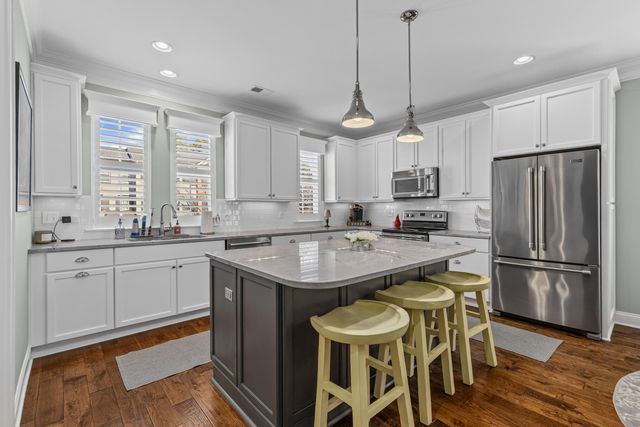 172 Slipper Shell Court, Mount Pleasant, SC 29464