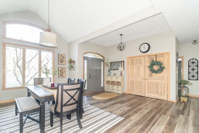 1057 N Cambridge Court, Greenfield, IN 46140