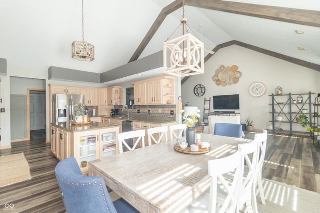 1057 N Cambridge Court, Greenfield, IN 46140