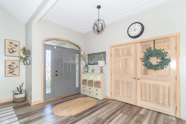 1057 N Cambridge Court, Greenfield, IN 46140