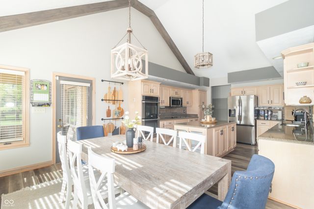 1057 N Cambridge Court, Greenfield, IN 46140