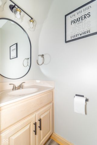 1057 N Cambridge Court, Greenfield, IN 46140