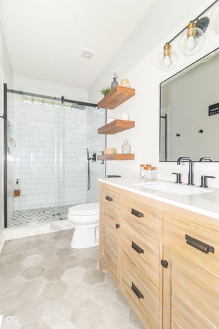 1057 N Cambridge Court, Greenfield, IN 46140