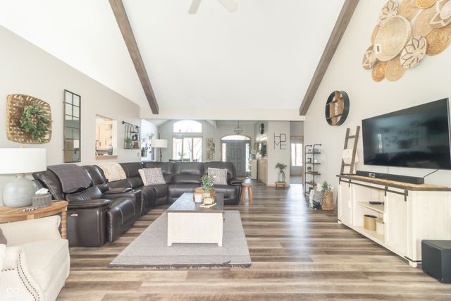 1057 N Cambridge Court, Greenfield, IN 46140